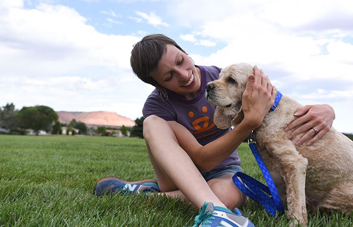 how therapy dogs help a teenage person