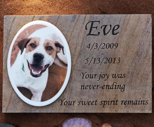 Flagstone pet memorial marker at Angels Rest at Best Friends Animal Sanctuary in Southern Utah