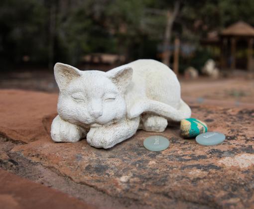 cat statue at Angels Rest