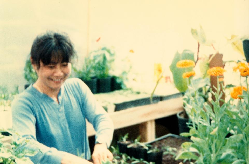 Mariko Hirano gardening