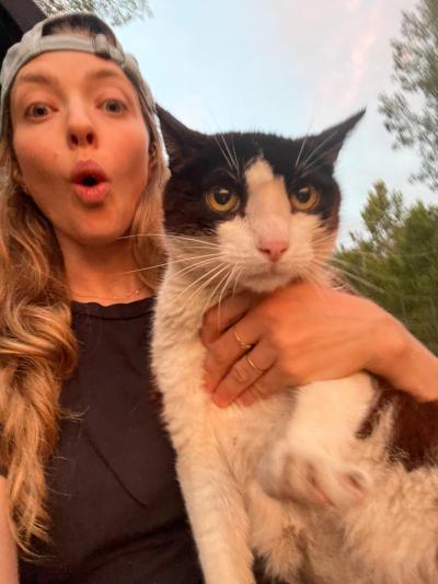 Amanda Seyfried holding her cat Bertie