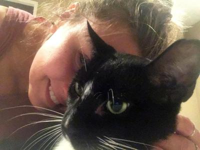 Selfie of Lemie with Tuxxy the cat