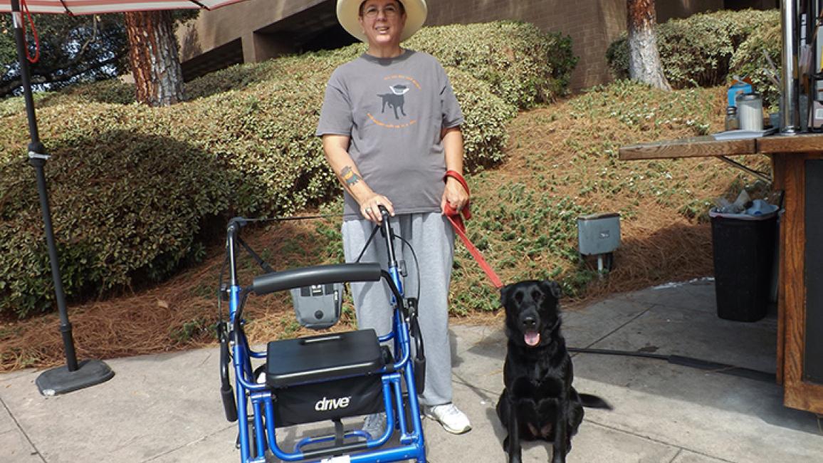 Veteran-service-dog-Sue-Lady-Di-Coffee-Stand.jpg