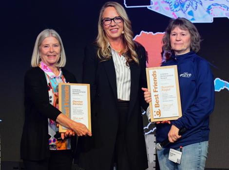 Julie Castle with Susanne Kogut and Denise Deisler at the Best Friends National Conference