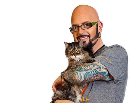 Jackson Galaxy and cat