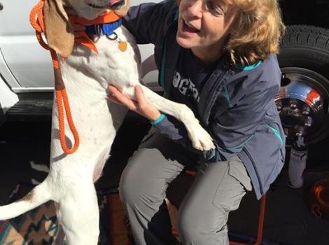 Best Friends volunteer Jani with a dog